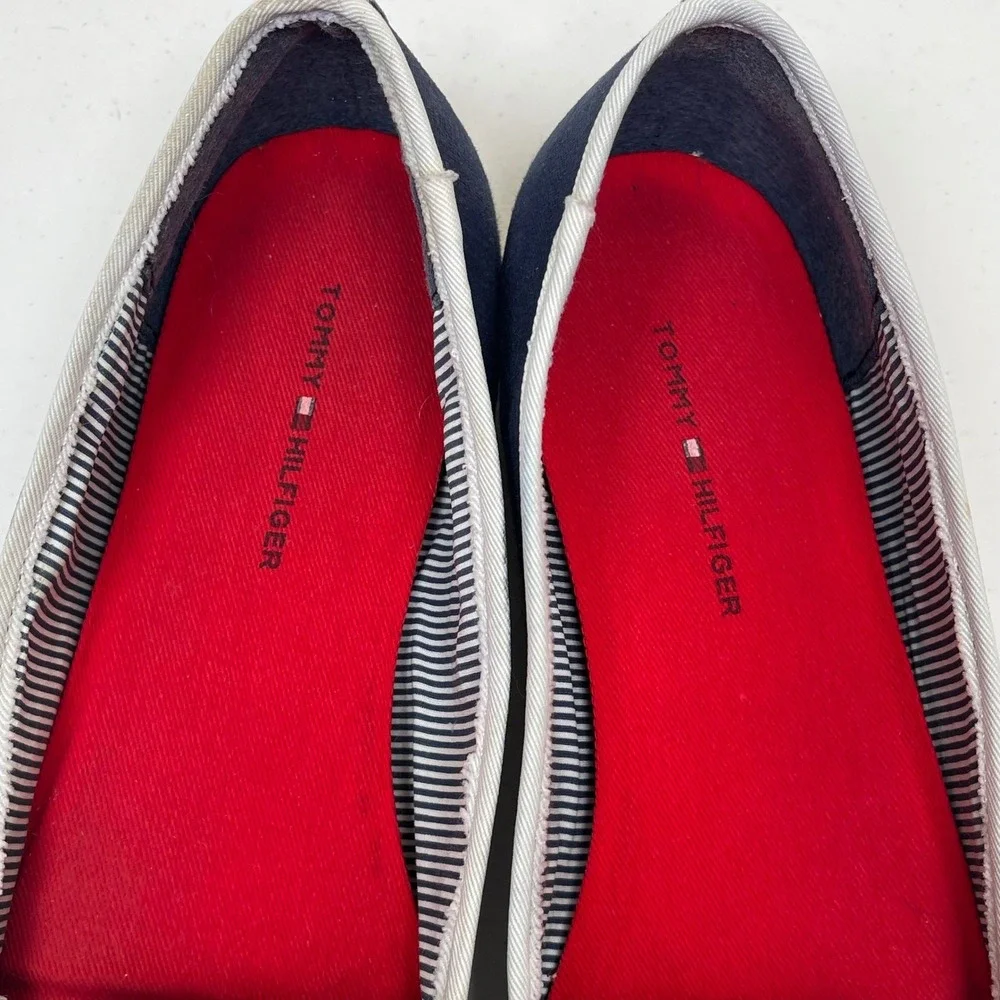 Tommy Hilfiger Crest Canvas Flats Women 9.5 Navy Blue Embroidered Loafers Preppy